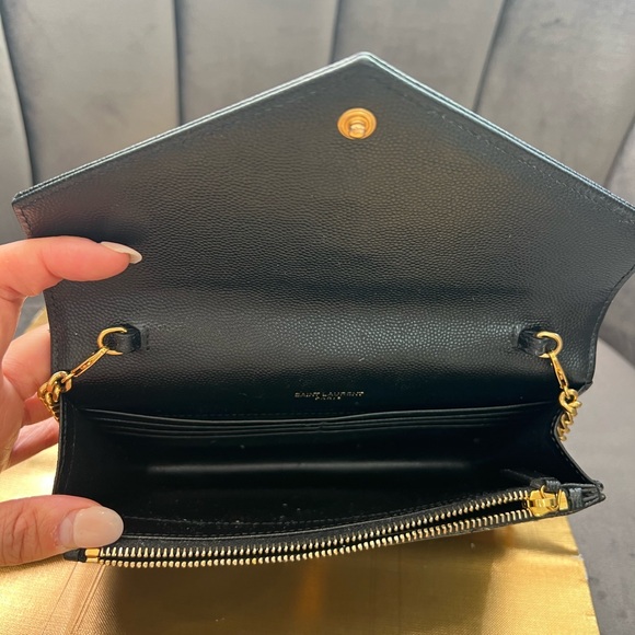 Sale-Yves Saint Laurent Cassandre Monogram Wallet on Chain quilted black - Picture 5 of 10